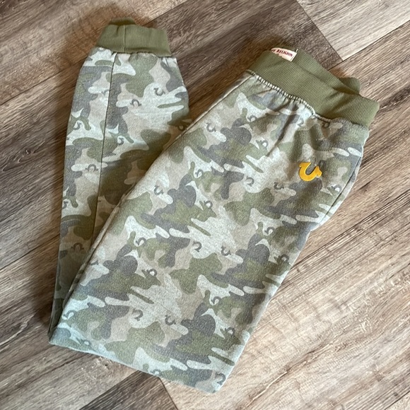 Set of boys True Religion sweatpants - Picture 3 of 5